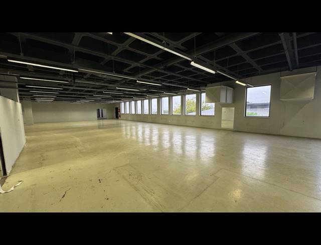 2,420M² WAREHOUSE TO LET IN EASTGATE